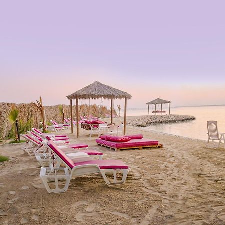 Lagoona Beach Luxury Resort And Spa Manama Ngoại thất bức ảnh Beach at the resort